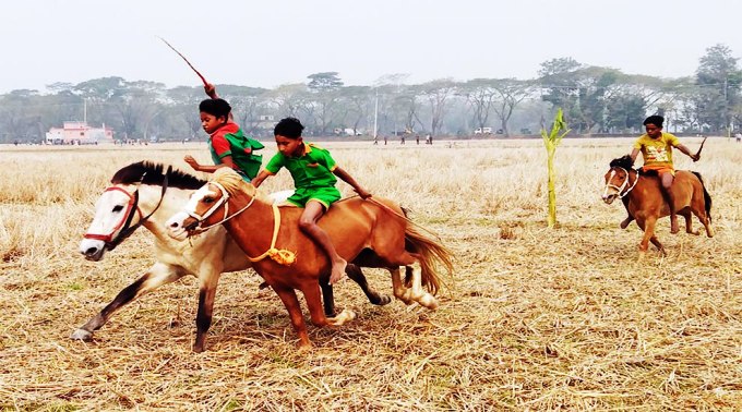 বিশ্বনাথে একযুগ পর অনুষ্ঠিত হল ঘোড়ার দৌঁড় প্রতিযোগীতা