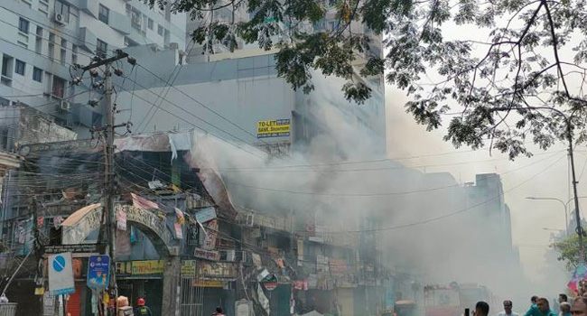 সায়েন্সল্যাব এলাকায় বিস্ফোরণ : নিহত ৩