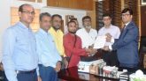 শিক্ষকদের ৫ দফা দাবি বাস্তবায়নে প্রধানমন্ত্রী বরাবরে স্মারকলিপি
