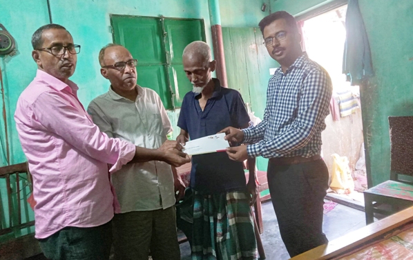 কমলগঞ্জে অসুস্থ অসহায় শিক্ষকের পাশে ইউএনও