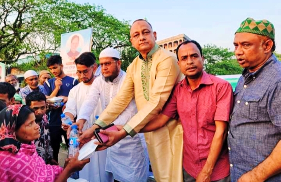 বিশ্বনাথ এইড ইউকের ইফতার সামগ্রী বিতরণ