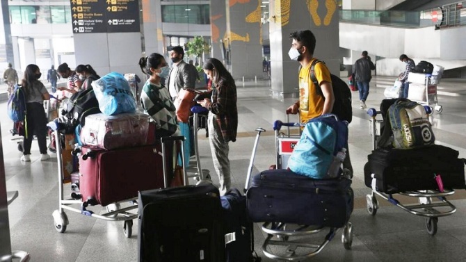 নথিপত্র জাল, কানাডায় কপাল পুড়ল ৭০০ ভারতীয় শিক্ষার্থীর