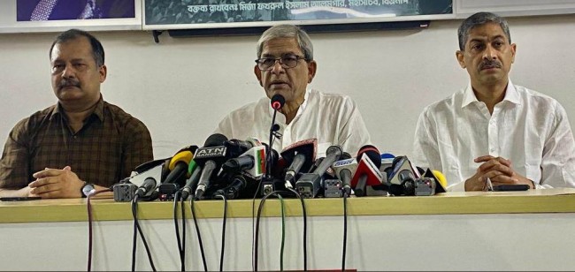 জিয়া পরিবারকে রাজনীতির বাইরে রাখার হীন চক্রান্ত করছে সরকার : মির্জা ফখরুল