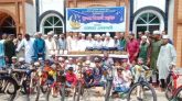 চল্লিশ দিন নামাজ আদায় করে পুরস্কার পেল ৪০ শিশু-কিশোর