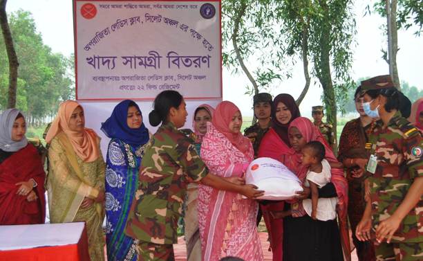 সিলেট অঞ্চলে ৩০৮০ পরিবারে সেনাবাহিনীর খাদ্য সামগ্রী বিতরণ