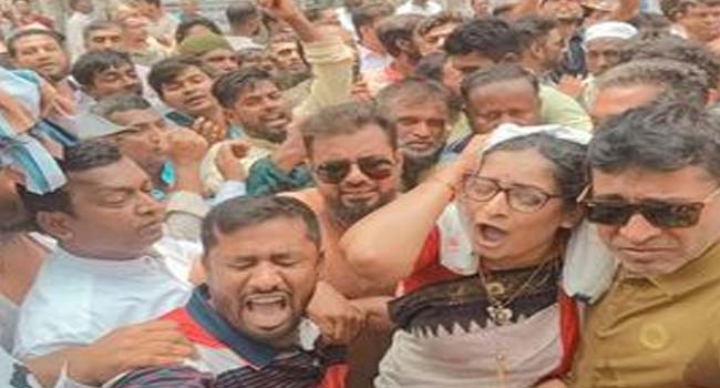 সমাবেশে ইট নিক্ষেপ, নিপুণ রায় আহত