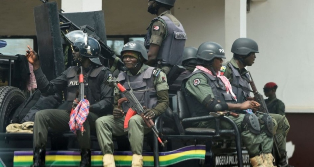 নাইজেরিয়ায় মার্কিন দূতাবাসের গাড়িবহরে বন্দুক হামলা, নিহত ৪