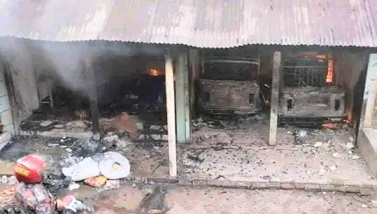 গোলাপগঞ্জে অগ্নিকান্ডে দোকান’সহ ২টি অটোরিকশা পুড়ে ছাই