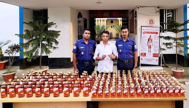 কানাইঘাটে ১৯২ বোতল মদসহ মাদক ব্যবসায়ী আটক