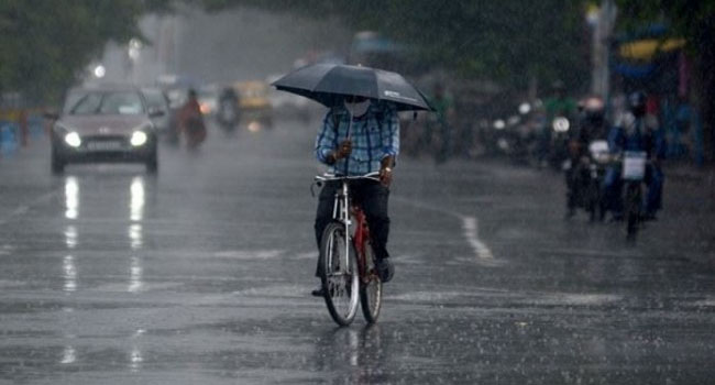 বৃষ্টির কারণে ঈদযাত্রায় ভোগান্তি
