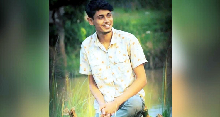 পিকআপ ভ্যানের চাপায় কলেজছাত্র নিহত
