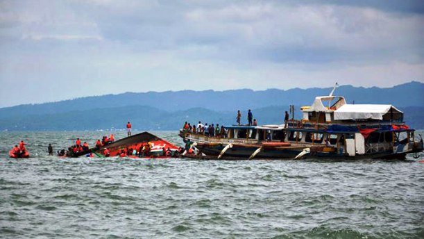 বিয়ের নৌকা ডুবে ১০৩ জনের প্রাণহানি