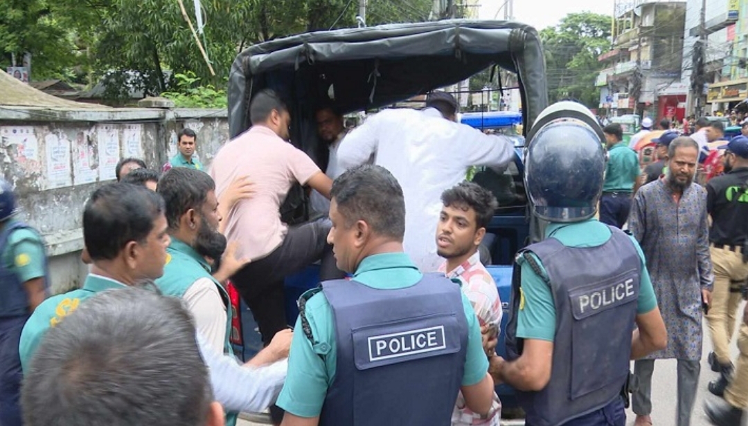 সিলেট রেজিস্ট্রারি মাঠ থেকে জামায়াতের ৫ কর্মী আটক