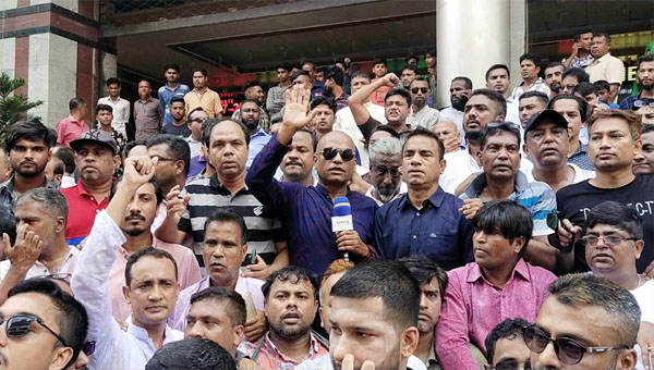 বিএনপি-জামাতের নৈরাজ্যের প্রতিবাদে সিলেটে যুবলীগের বিক্ষোভ