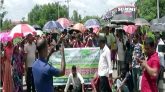 সিলেট-ঢাকা মহাসড়ক অবরোধ করে চা শ্রমিকদের বিক্ষোভ