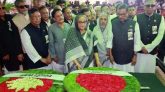 একুশে আগস্ট গ্রেনেড হামলায় নিহতদের প্রতি প্রধানমন্ত্রীর শ্রদ্ধা