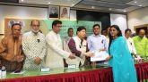 সিলেটে প্রায় ২০ লক্ষ টাকার শিক্ষাবৃত্তি বিতরণ করলেন পররাষ্ট্রমন্ত্রী