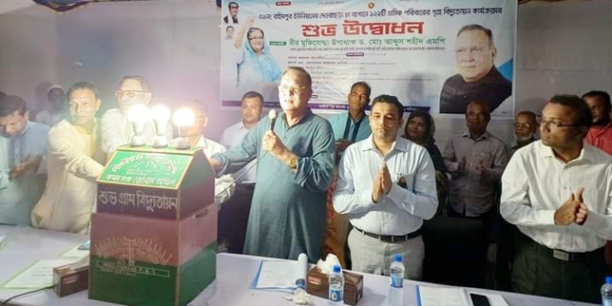 দেওড়াছড়া চা বাগানে ১২২ চা শ্রমিক পরিবারের বিদ্যুতায়নের উদ্বোধন