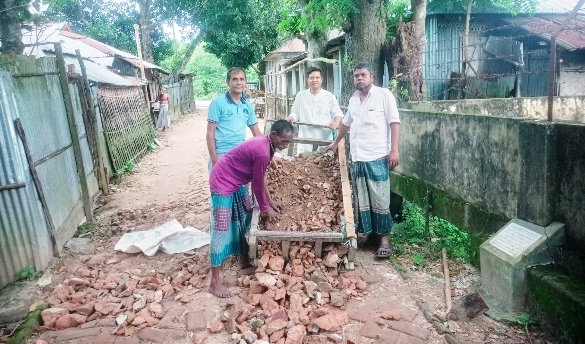 কমলগঞ্জে ব্যক্তি উদ্যোগে ১ কিলোমিটার সড়ক সংস্কার