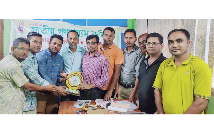 সাংবাদিক জাবেদ এমরানকে স্বাদ এন্ড কোং এর সম্মাননা প্রদান