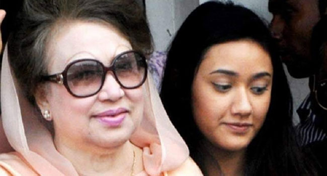 দাদিকে দেখতে কোকোর বড় মেয়ে ঢাকায়