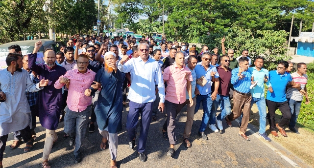 ছাতক-সুনামগঞ্জ সড়ক অবরোধ করে বিএনপির মিছিল