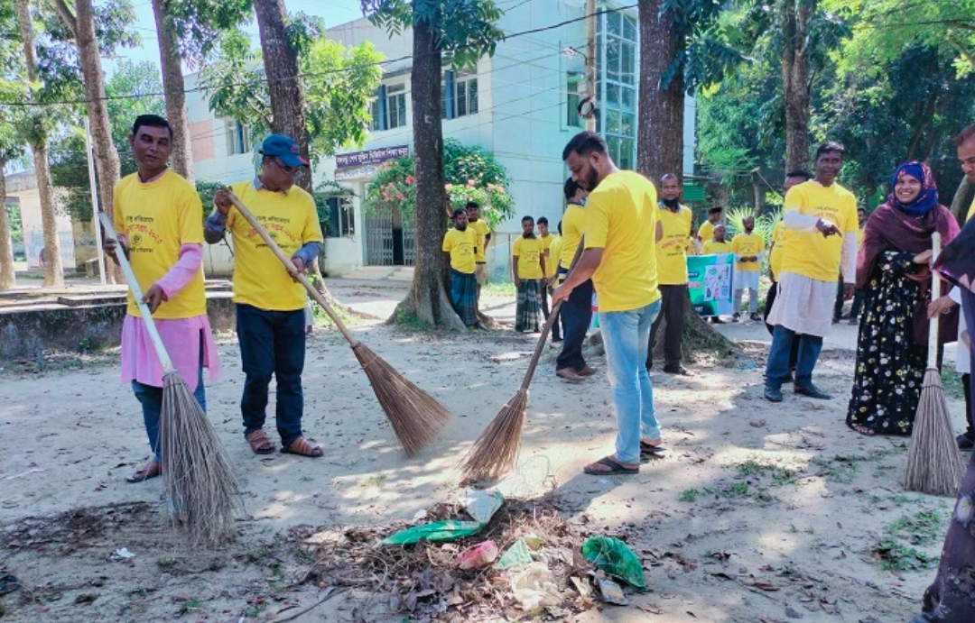 চুনারুঘাটের ডেঙ্গু প্রতিরোধে পরিচ্ছন্নতা অভিযান শুরু