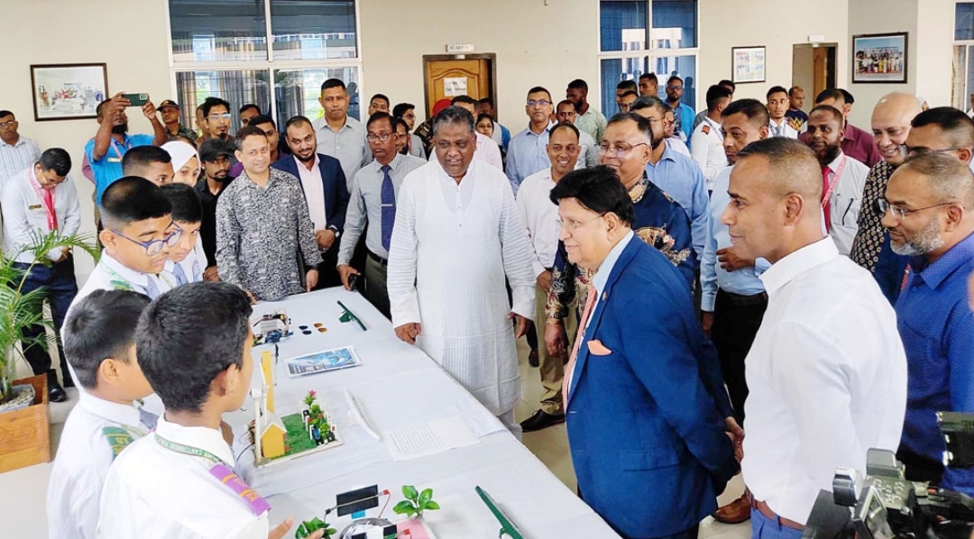 সৌজন্য ক্লাস পরিচালনা করলেন পররাষ্ট্রমন্ত্রী