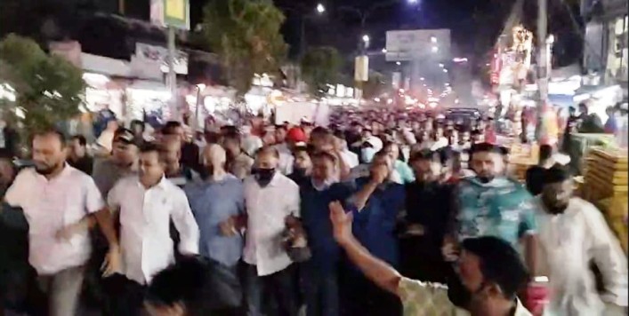 হরতালের সমর্থনে সিলেট জেলা ও মহানগর বিএনপির মশাল মিছিল