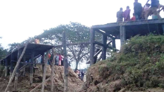 দিরাইয়ে কাঠের সেতু ভেঙ্গে আনন্দ মিছিলের ১৫ কর্মী আহত