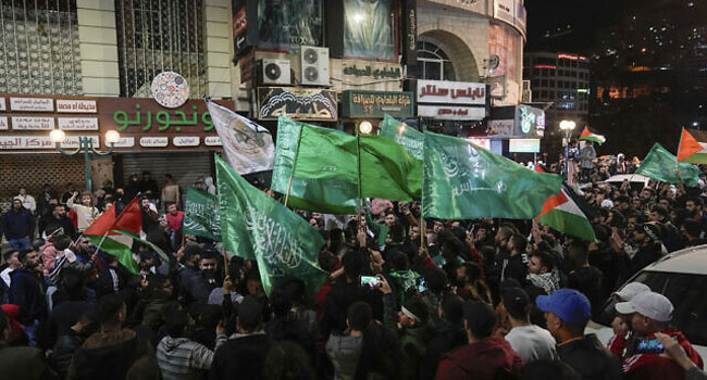 হামাসের প্রতি সমর্থন বেড়েছে ফিলিস্তিনিদের