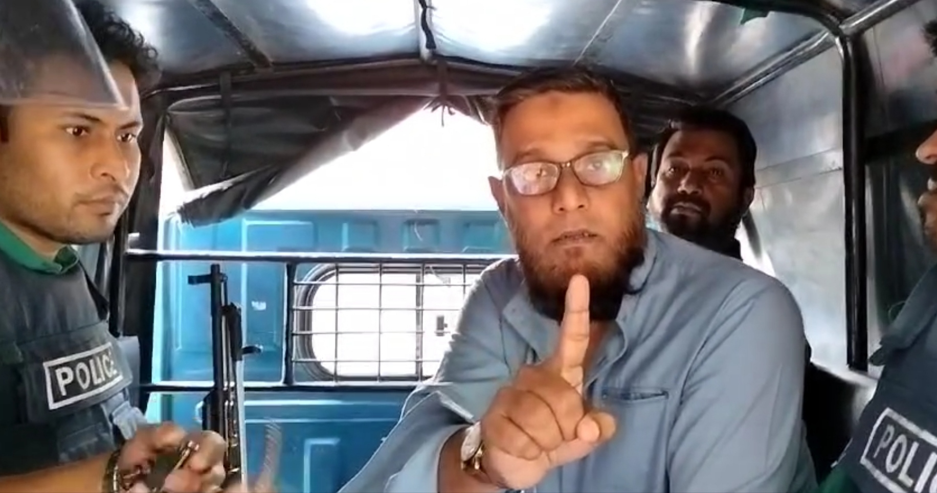 সিলেট মহানগর স্বেচ্ছাসেবক দলের আহবায়ক ও সদস্য সচিব আটক