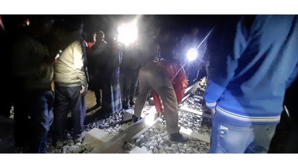 ডোমারে রেললাইনের পেন্ডেল ক্লিপ খুলে পালালো দুর্বৃত্তরা
