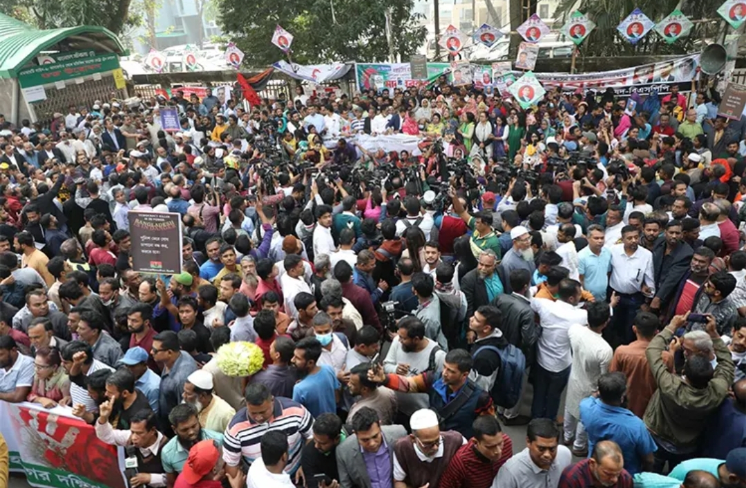 সরকারের পতন না হওয়া পর্যন্ত রাজপথে থাকবো : সেলিমা রহমান