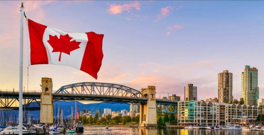 কানাডা ছাড়ছে হাজারো মানুষ