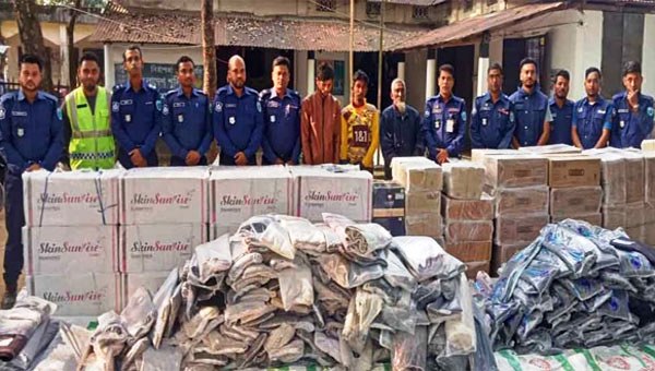 সুনামগঞ্জে কোটি টাকার ভারতীয় পণ্য জব্দ, আটক ৩