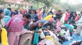 শীতে কাবু চা শ্রমিক ও নিম্ম আয়ের মানুষ, জনজীবনে দুর্ভোগ