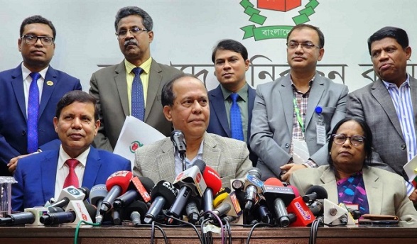 ৪০ শতাংশ ভোট পড়েছে : সিইসি