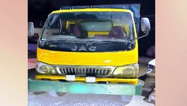 বিশ্বনাথে ৭০ বস্তা ভারতীয় চিনিসহ ট্রাক চালক আটক
