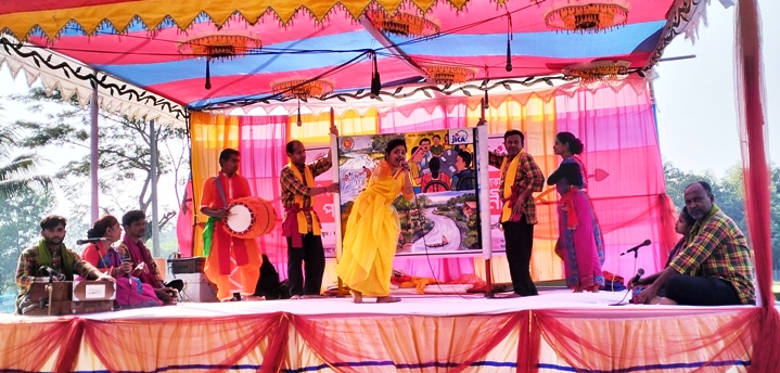 কমলগঞ্জে ঐতিহ্যবাহী লোকমাধ্যম পটগান ও নাটক প্রদর্শন