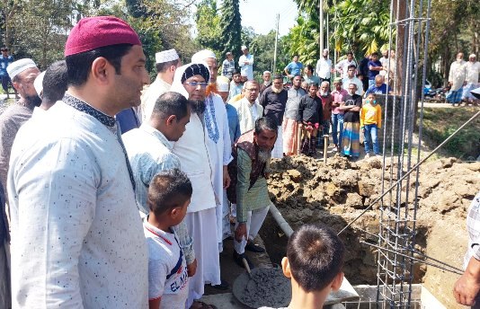 আলমপুরে আলহাজ্ব ফিরোজ মিয়া জামে মসজিদের নির্মাণ কাজ শুরু