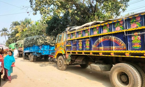 সুনামগঞ্জে কোটি টাকার অবৈধ পেঁয়াজসহ গ্রেপ্তার ৮