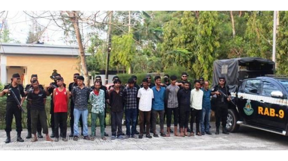 সিলেটে ছিনতাই চক্রের ১২ সদস্য গ্রেফতার