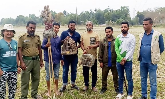 কমলগঞ্জে পাখি ও পাখি ধরার সরঞ্জাম উদ্বার