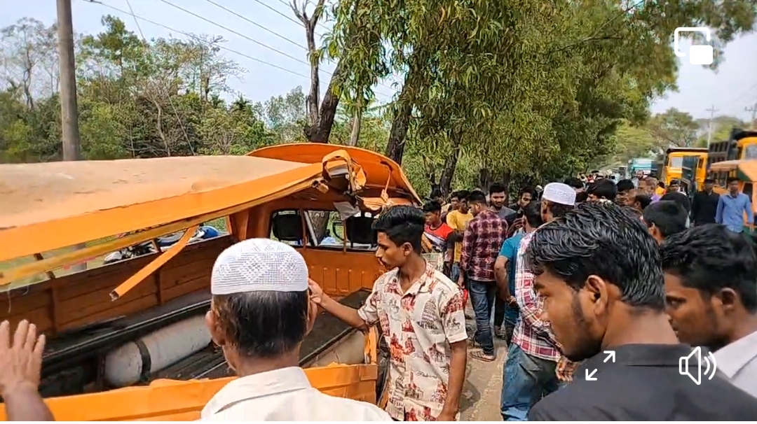জৈন্তাপুরে লেগুনা-পিকআপের মুখোমুখি সংঘর্ষে নিহত ৩, আহত ৭