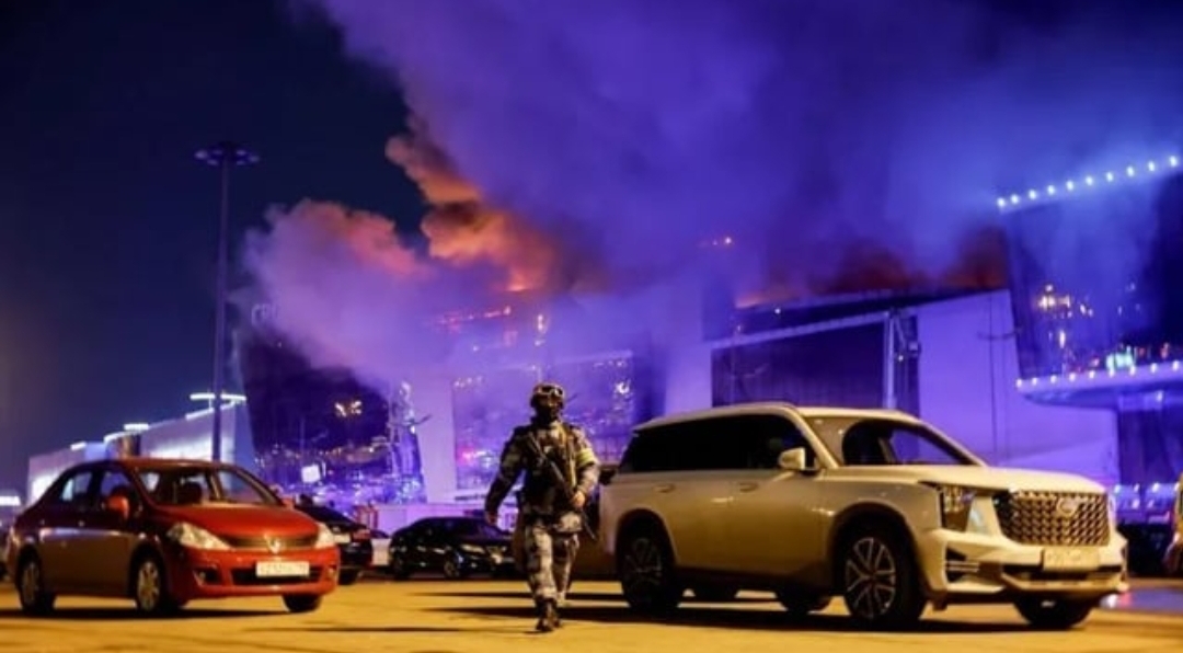 মস্কোতে কনসার্ট হলে বন্দুক হামলায় নিহত ৬০