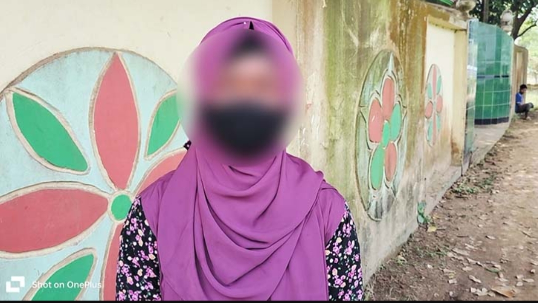 প্রেমিকের বাড়িতে তরুণীর অনশন, নির্যাতনের অভিযোগ