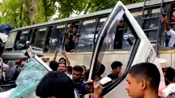 গোপালগঞ্জে বাস-মাইক্রোবাস সংঘর্ষ, নিহত ৫