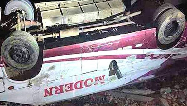 শান্তিগঞ্জে বরযাত্রীবাহী বাস খাদে পড়ে কিশোর নিহত