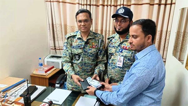 ওসমানী বিমানবন্দরে রিয়ালসহ প্রবাসীর ব্যাগ গায়েব, আরেক প্রবাসী আটক
